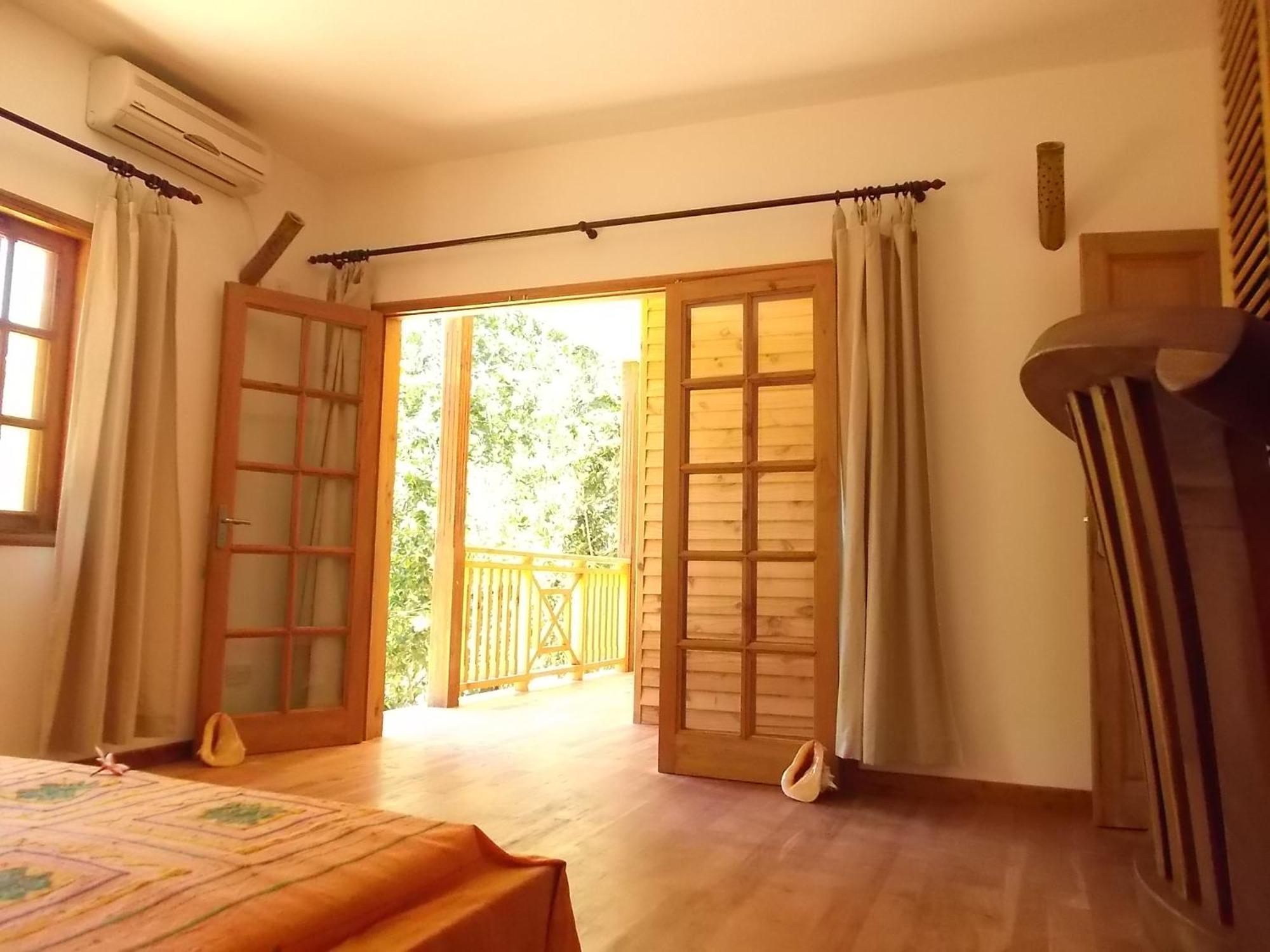 Lilot Beach Chalets Glacis  Phòng bức ảnh